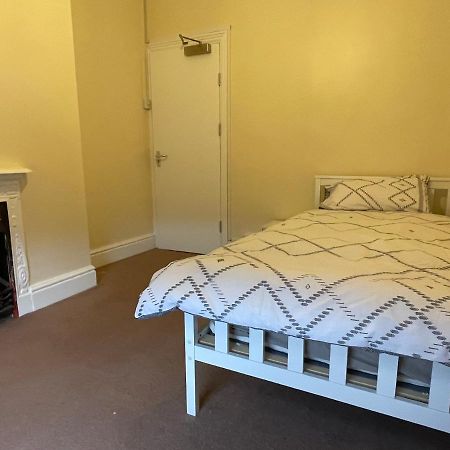 Rooms In A Victorian Comfortable 4-Bedroom House In Milton Keynes Rooms Not En-Suites Wolverton  Ngoại thất bức ảnh
