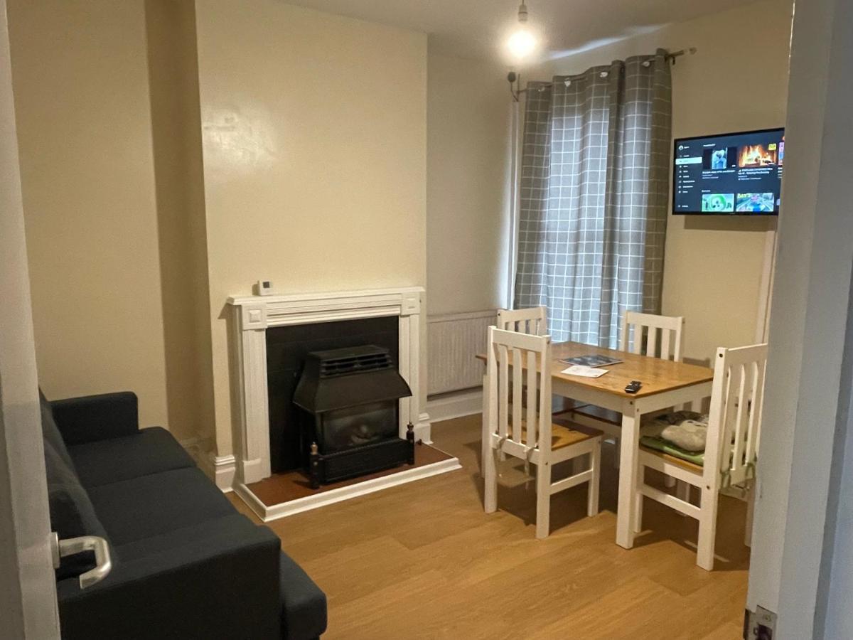 Rooms In A Victorian Comfortable 4-Bedroom House In Milton Keynes Rooms Not En-Suites Wolverton  Ngoại thất bức ảnh
