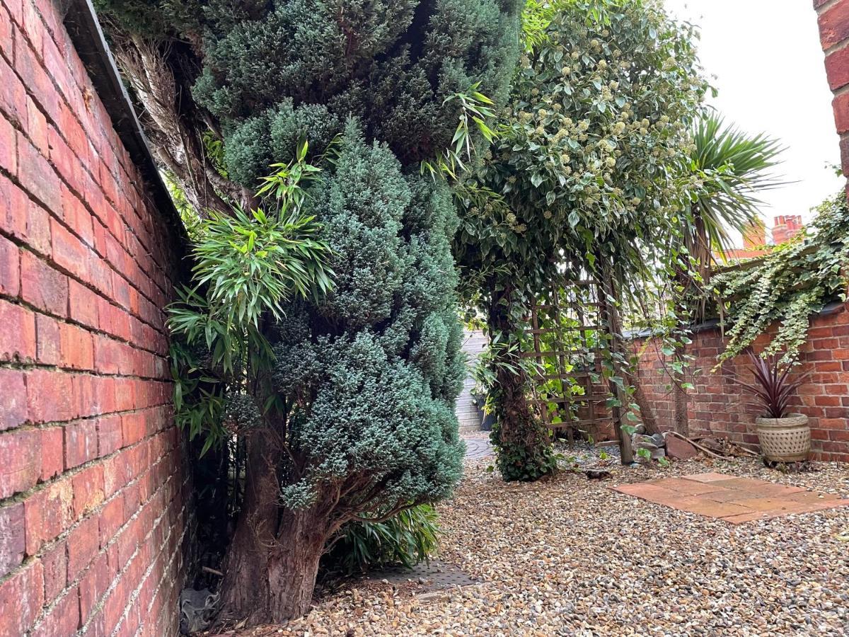 Rooms In A Victorian Comfortable 4-Bedroom House In Milton Keynes Rooms Not En-Suites Wolverton  Ngoại thất bức ảnh