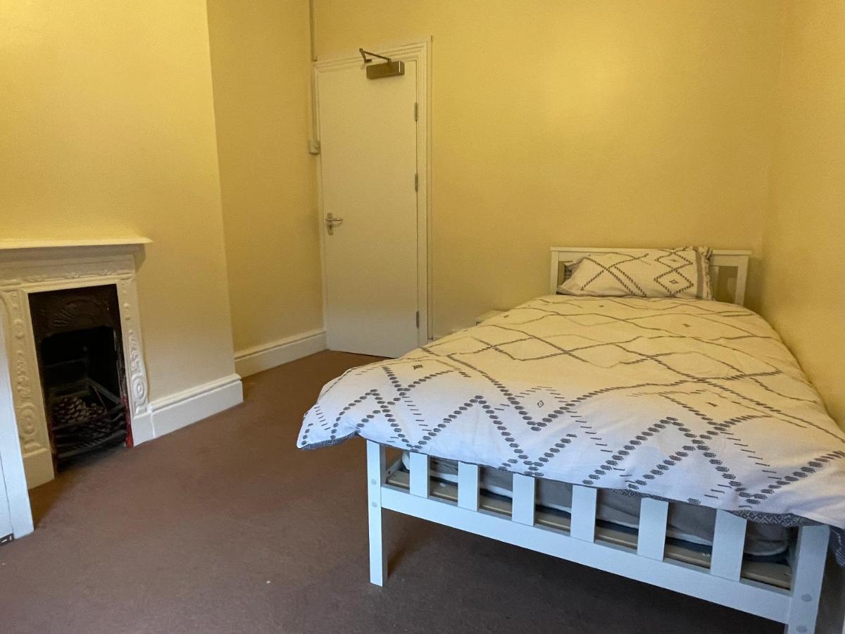 Rooms In A Victorian Comfortable 4-Bedroom House In Milton Keynes Rooms Not En-Suites Wolverton  Ngoại thất bức ảnh