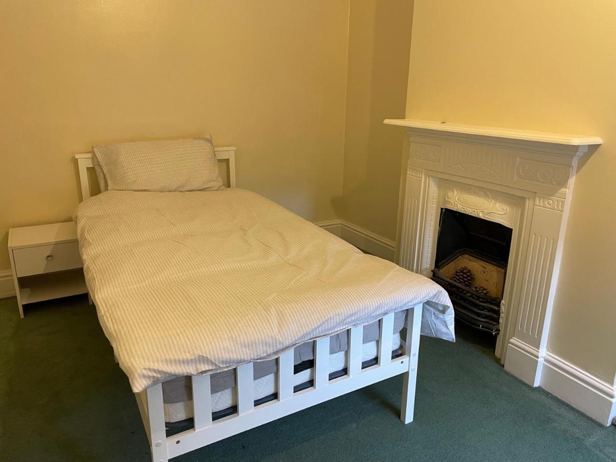 Rooms In A Victorian Comfortable 4-Bedroom House In Milton Keynes Rooms Not En-Suites Wolverton  Ngoại thất bức ảnh